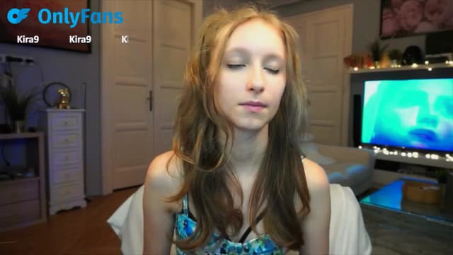 Gallery image thumbnail from Kira9's myfreecams stream on, 09/22/2025, 19:03 image 14 of 20