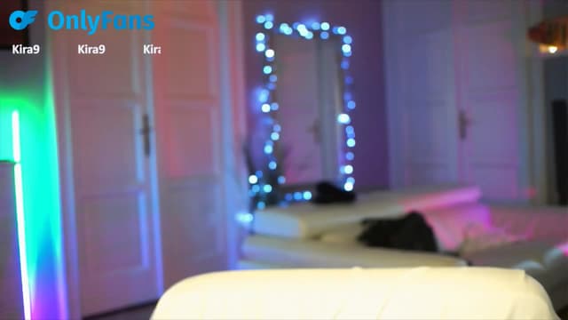 Gallery image thumbnail from Kira9's myfreecams stream on, 09/29/2025, 19:25 image 12 of 20