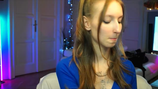 Gallery image thumbnail from Kira9's myfreecams stream on, 10/03/2025, 16:50 image 11 of 20