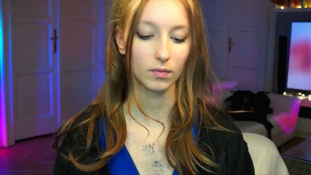 Gallery image thumbnail from Kira9's myfreecams stream on, 10/03/2025, 18:38 image 10 of 20