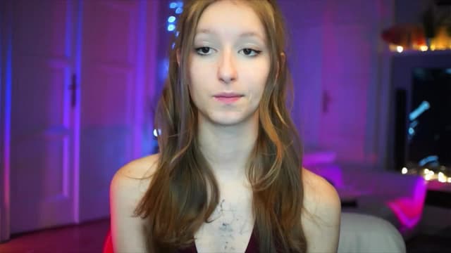 Gallery image thumbnail from Kira9's myfreecams stream on, 10/04/2025, 17:00 image 6 of 20