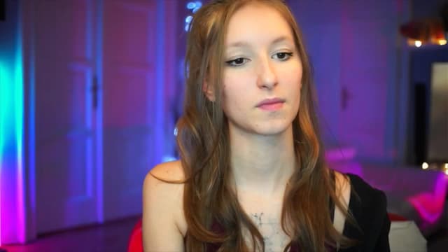 Gallery image thumbnail from Kira9's myfreecams stream on, 10/04/2025, 19:48 image 7 of 20