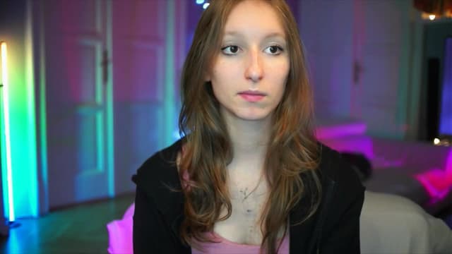 Gallery image thumbnail from Kira9's myfreecams stream on, 10/05/2025, 17:30 image 17 of 20