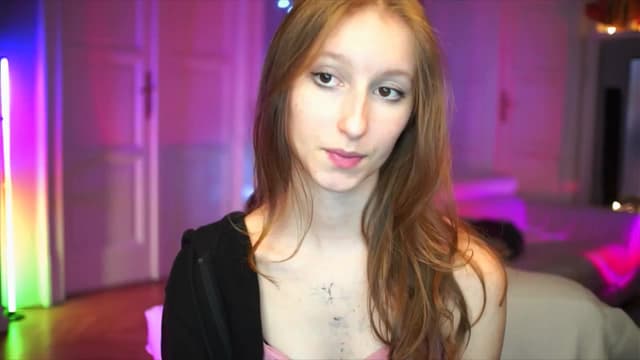 Gallery image thumbnail from Kira9's myfreecams stream on, 10/05/2025, 18:50 image 1 of 20
