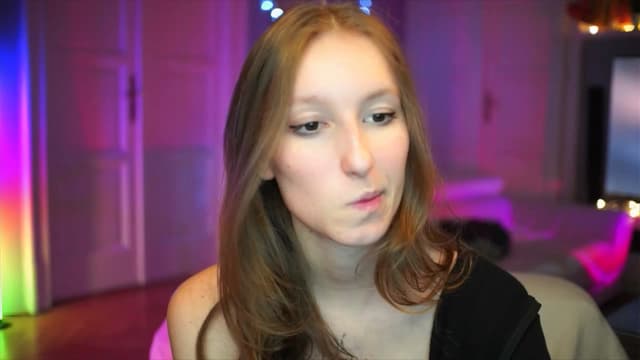Gallery image thumbnail from Kira9's myfreecams stream on, 10/05/2025, 20:44 image 7 of 20