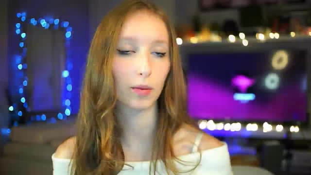 Gallery image thumbnail from Kira9's myfreecams stream on, 10/09/2025, 19:47 image 11 of 20
