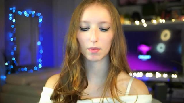 Gallery image thumbnail from Kira9's myfreecams stream on, 10/09/2025, 19:47 image 12 of 20