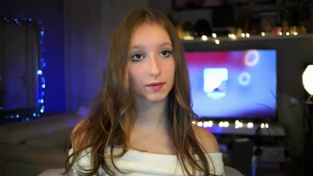 Gallery image thumbnail from Kira9's myfreecams stream on, 10/09/2025, 20:39 image 7 of 20