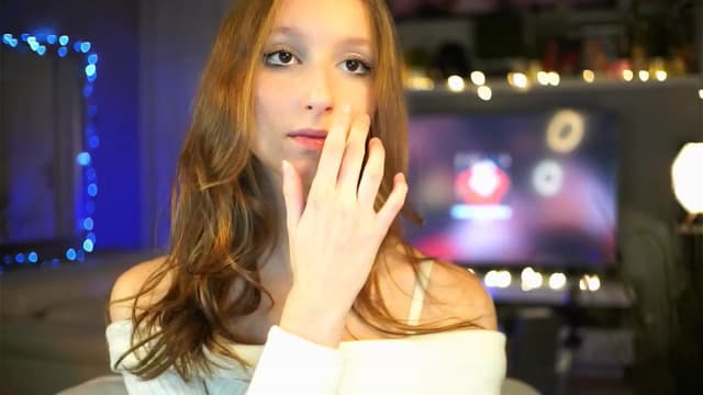 Gallery image thumbnail from Kira9's myfreecams stream on, 10/09/2025, 21:44 image 1 of 20
