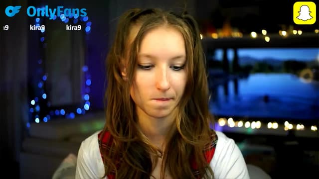 Gallery image thumbnail from Kira9's myfreecams stream on, 10/16/2025, 16:43 image 15 of 20