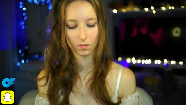 Gallery image thumbnail from Kira9's myfreecams stream on, 10/18/2025, 18:37 image 17 of 20