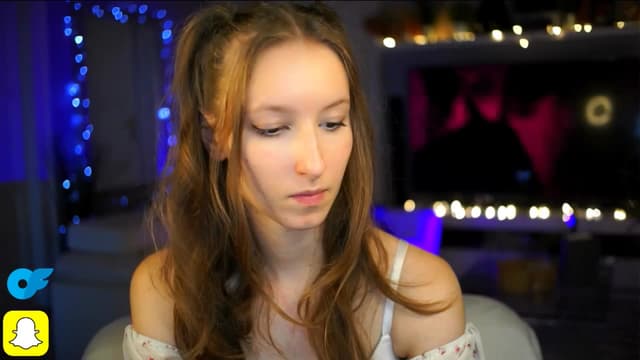 Gallery image thumbnail from Kira9's myfreecams stream on, 10/18/2025, 18:37 image 3 of 20