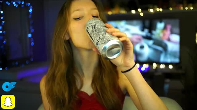Gallery image thumbnail from Kira9's myfreecams stream on, 10/19/2025, 18:36 image 1 of 20
