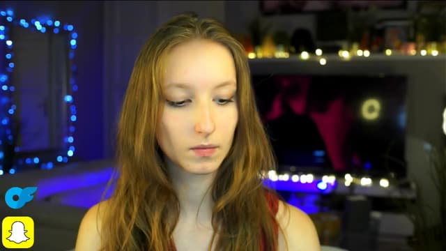 Gallery image thumbnail from Kira9's myfreecams stream on, 10/19/2025, 21:39 image 3 of 20