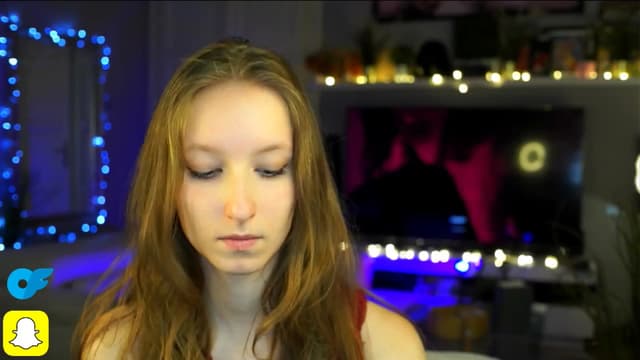 Gallery image thumbnail from Kira9's myfreecams stream on, 10/19/2025, 21:39 image 4 of 20