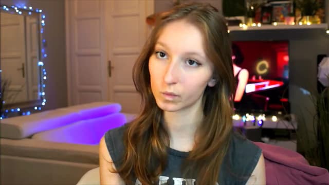 Gallery image thumbnail from Kira9's myfreecams stream on, 10/25/2025, 15:43 image 11 of 20