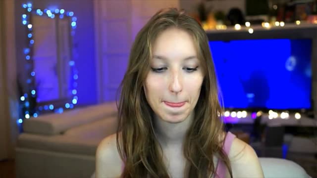 Gallery image thumbnail from Kira9's myfreecams stream on, 10/30/2025, 18:42 image 9 of 20