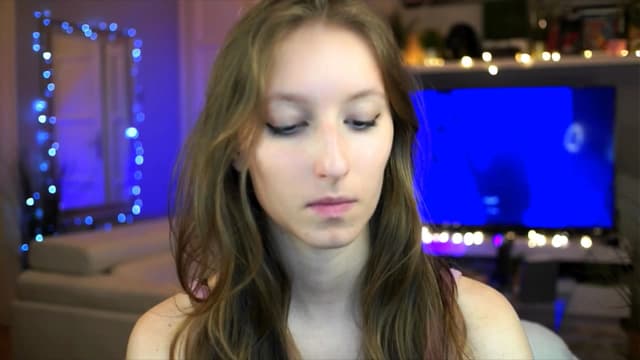 Gallery image thumbnail from Kira9's myfreecams stream on, 10/30/2025, 20:17 image 17 of 20