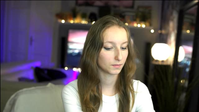 Gallery image thumbnail from Kira9's myfreecams stream on, 11/02/2025, 21:38 image 3 of 20