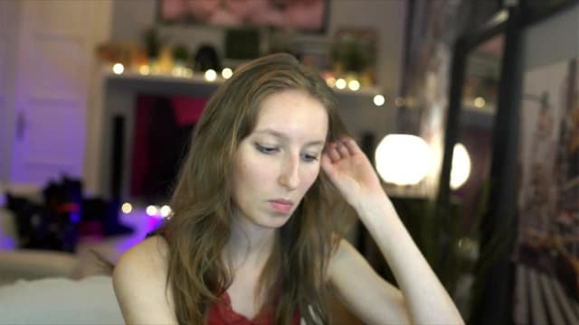 Gallery image thumbnail from Kira9's myfreecams stream on, 11/03/2025, 21:20 image 11 of 20