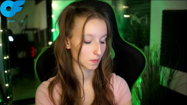 Gallery image thumbnail from Kira9's myfreecams stream on, 11/07/2025, 19:01 image 11 of 20
