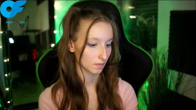 Gallery image thumbnail from Kira9's myfreecams stream on, 11/07/2025, 19:01 image 14 of 20