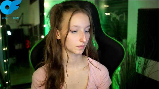 Gallery image thumbnail from Kira9's myfreecams stream on, 11/07/2025, 19:01 image 2 of 20