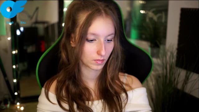 Gallery image thumbnail from Kira9's myfreecams stream on, 11/08/2025, 19:25 image 19 of 20