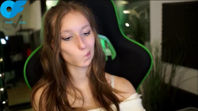 Gallery image thumbnail from Kira9's myfreecams stream on, 11/08/2025, 20:33 image 9 of 20