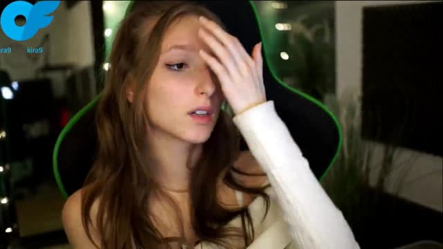 Gallery image thumbnail from Kira9's myfreecams stream on, 11/08/2025, 20:33 image 6 of 20
