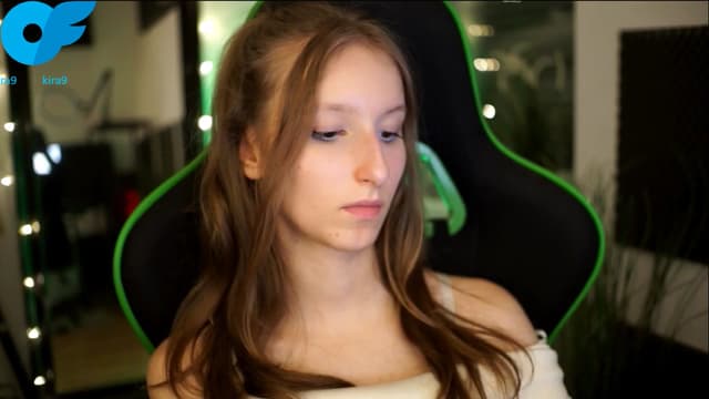 Gallery image thumbnail from Kira9's myfreecams stream on, 11/08/2025, 21:16 image 14 of 20