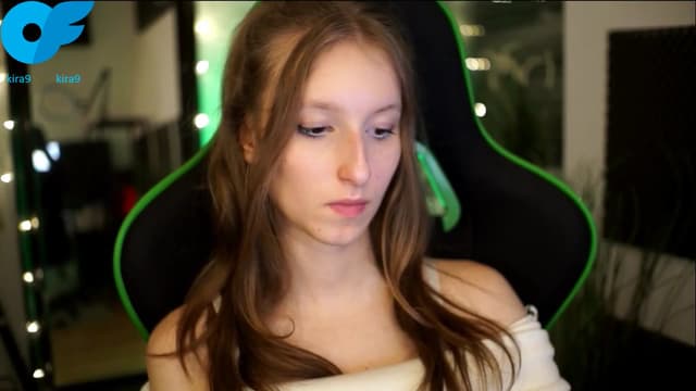 Gallery image thumbnail from Kira9's myfreecams stream on, 11/08/2025, 21:16 image 8 of 20