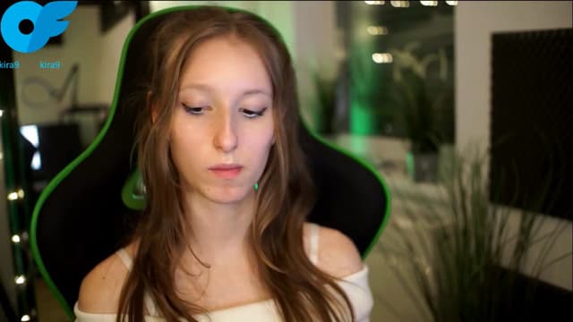 Gallery image thumbnail from Kira9's myfreecams stream on, 11/08/2025, 22:25 image 2 of 20