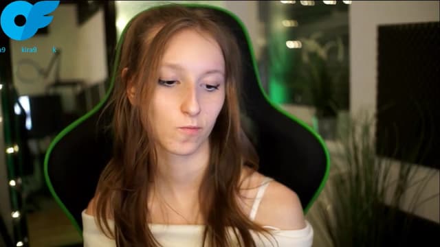 Gallery image thumbnail from Kira9's myfreecams stream on, 11/08/2025, 22:25 image 12 of 20