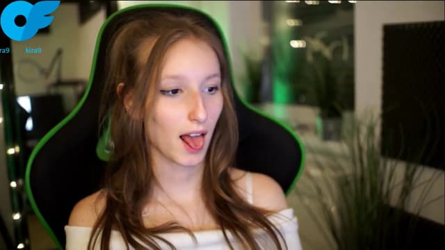 Gallery image thumbnail from Kira9's myfreecams stream on, 11/08/2025, 22:25 image 8 of 20