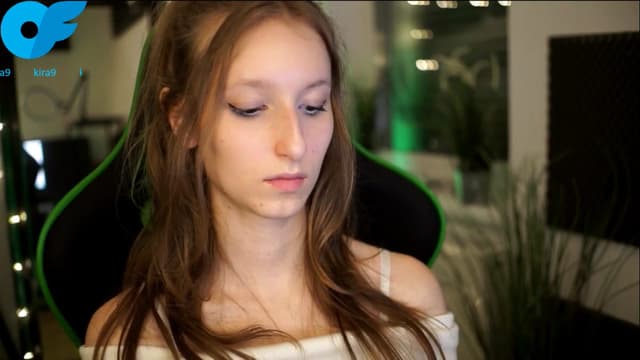 Gallery image thumbnail from Kira9's myfreecams stream on, 11/08/2025, 22:25 image 10 of 20