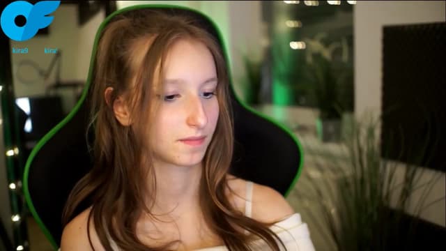 Gallery image thumbnail from Kira9's myfreecams stream on, 11/08/2025, 22:25 image 5 of 20