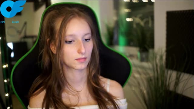 Gallery image thumbnail from Kira9's myfreecams stream on, 11/08/2025, 22:25 image 6 of 20
