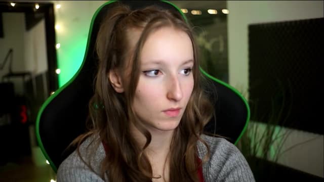 Gallery image thumbnail from Kira9's myfreecams stream on, 11/14/2025, 16:12 image 5 of 20
