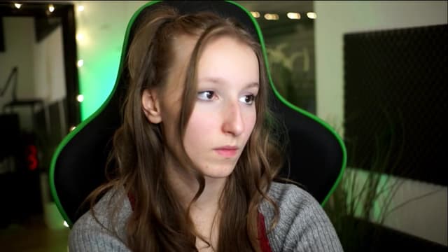 Gallery image thumbnail from Kira9's myfreecams stream on, 11/14/2025, 16:12 image 6 of 20