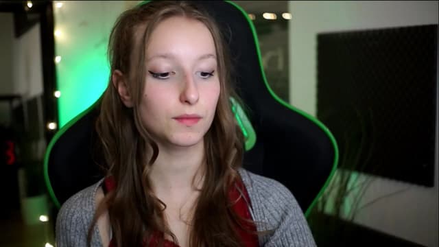 Gallery image thumbnail from Kira9's myfreecams stream on, 11/14/2025, 17:09 image 7 of 20