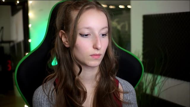 Gallery image thumbnail from Kira9's myfreecams stream on, 11/14/2025, 17:09 image 3 of 20