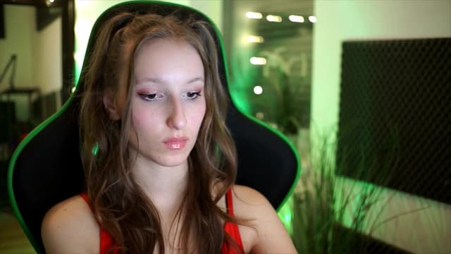 Gallery image thumbnail from Kira9's myfreecams stream on, 11/16/2025, 17:57 image 19 of 20