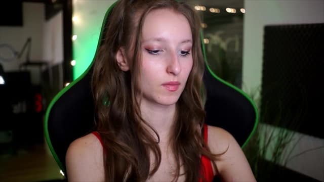 Gallery image thumbnail from Kira9's myfreecams stream on, 11/16/2025, 17:57 image 6 of 20