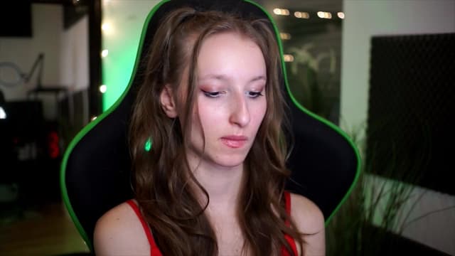 Gallery image thumbnail from Kira9's myfreecams stream on, 11/16/2025, 17:57 image 10 of 20