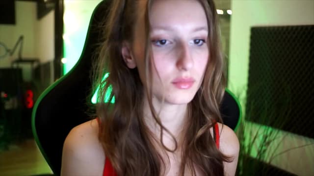 Gallery image thumbnail from Kira9's myfreecams stream on, 11/16/2025, 17:57 image 18 of 20