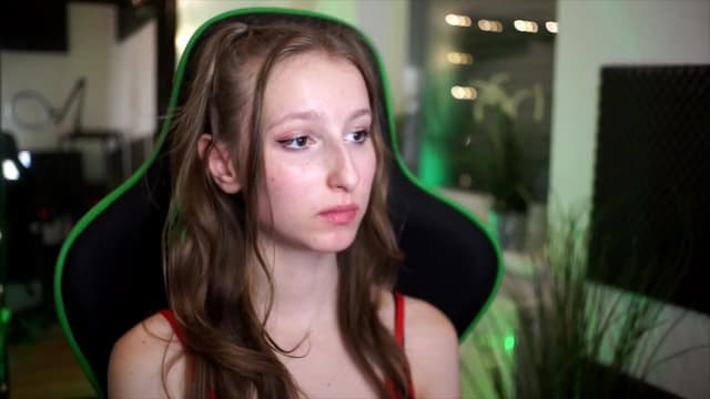 Gallery image thumbnail from Kira9's myfreecams stream on, 11/16/2025, 19:22 image 14 of 20