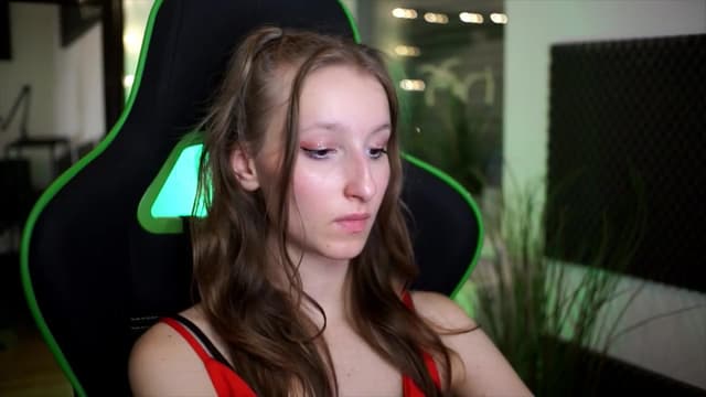 Gallery image thumbnail from Kira9's myfreecams stream on, 11/16/2025, 20:31 image 9 of 20