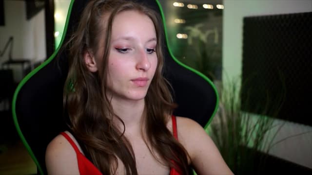 Gallery image thumbnail from Kira9's myfreecams stream on, 11/16/2025, 20:31 image 11 of 20