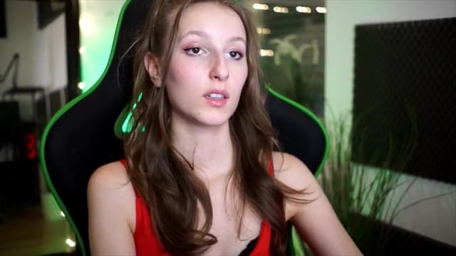 Gallery image thumbnail from Kira9's myfreecams stream on, 11/16/2025, 20:31 image 20 of 20